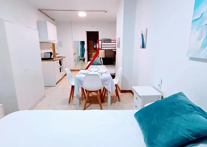 Estudios Lägenhet Badalona