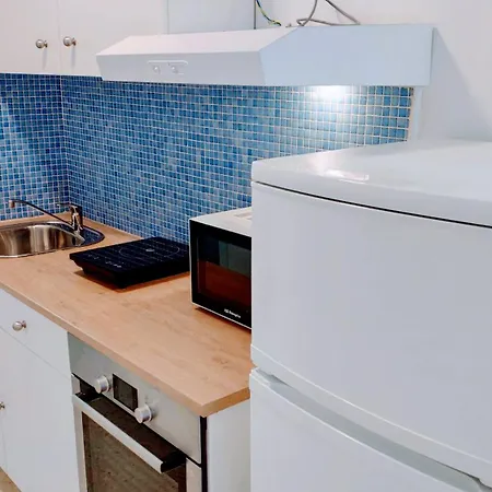 Estudios Apartment Badalona